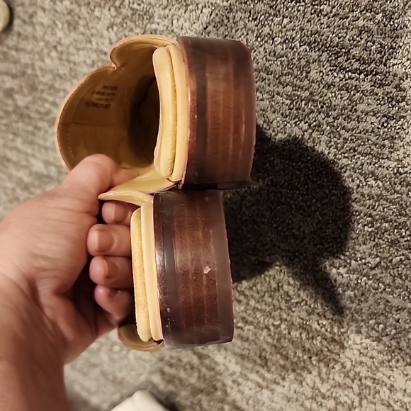 Aerisoles east wing tan leather upper slip ons size 8M balance man made - Picture 5 of 12